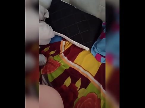 ❤️ Mwenzangu anakaa peke yake nyumbani kwa sababu mume wake anaenda likizo na mimi huchukua nafasi hiyo kumlamba na kumjaza maziwa. Video ya ngono ❌️